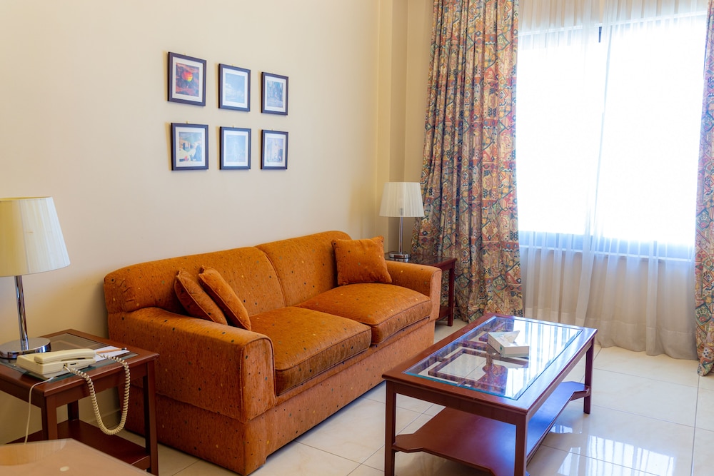 Comfort Hotel Suites 21/48