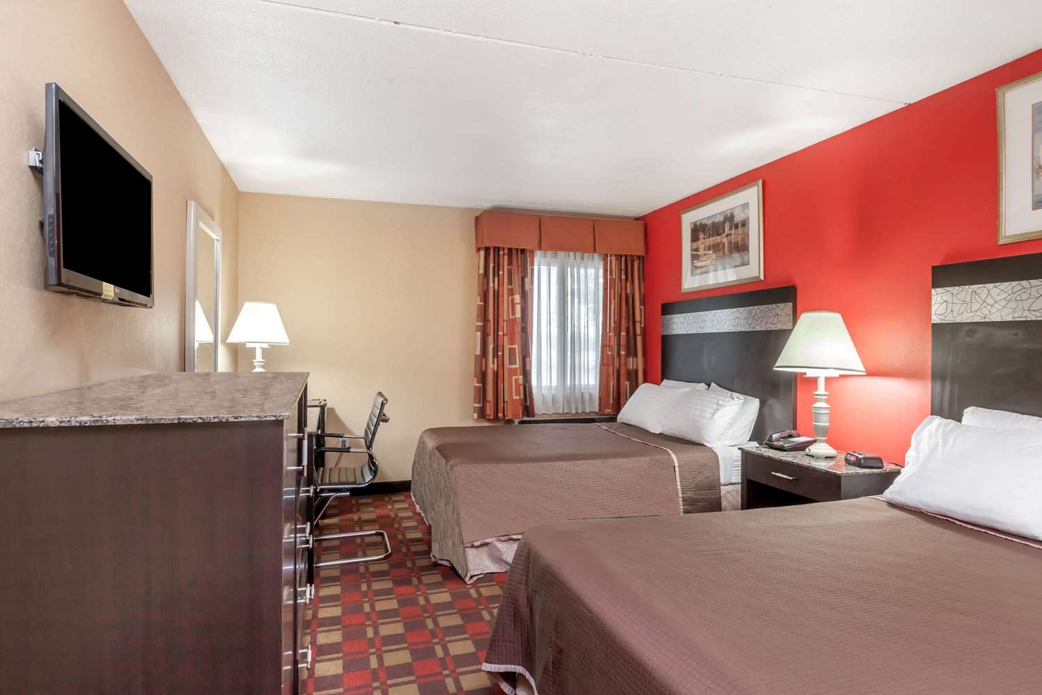 Howard Johnson by Wyndham Newark Airport 9/21
