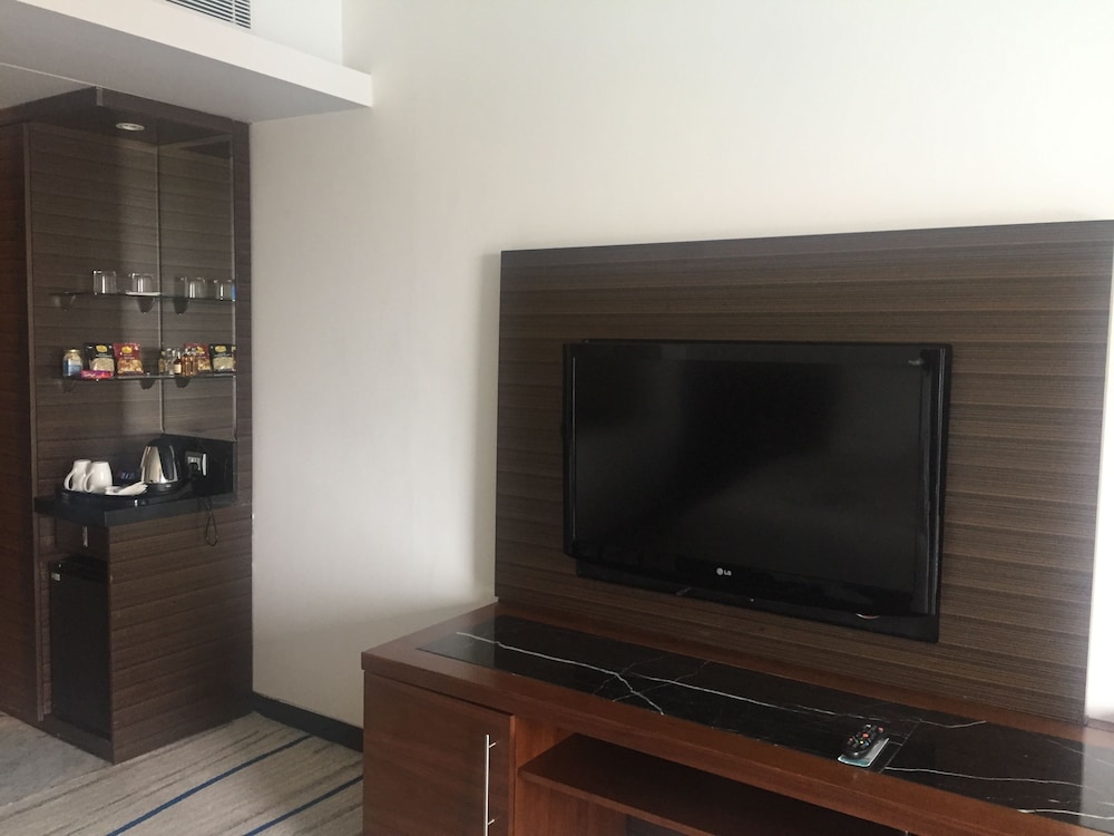 LE MERIDIEN COIMBATORE 22/40