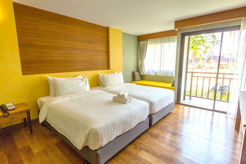 Koh Kood Paradise Beach Resort 10/50