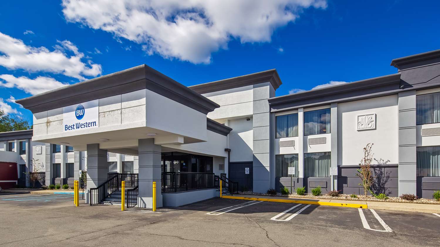 Best Western Paramus Hotel & Suites 34/35