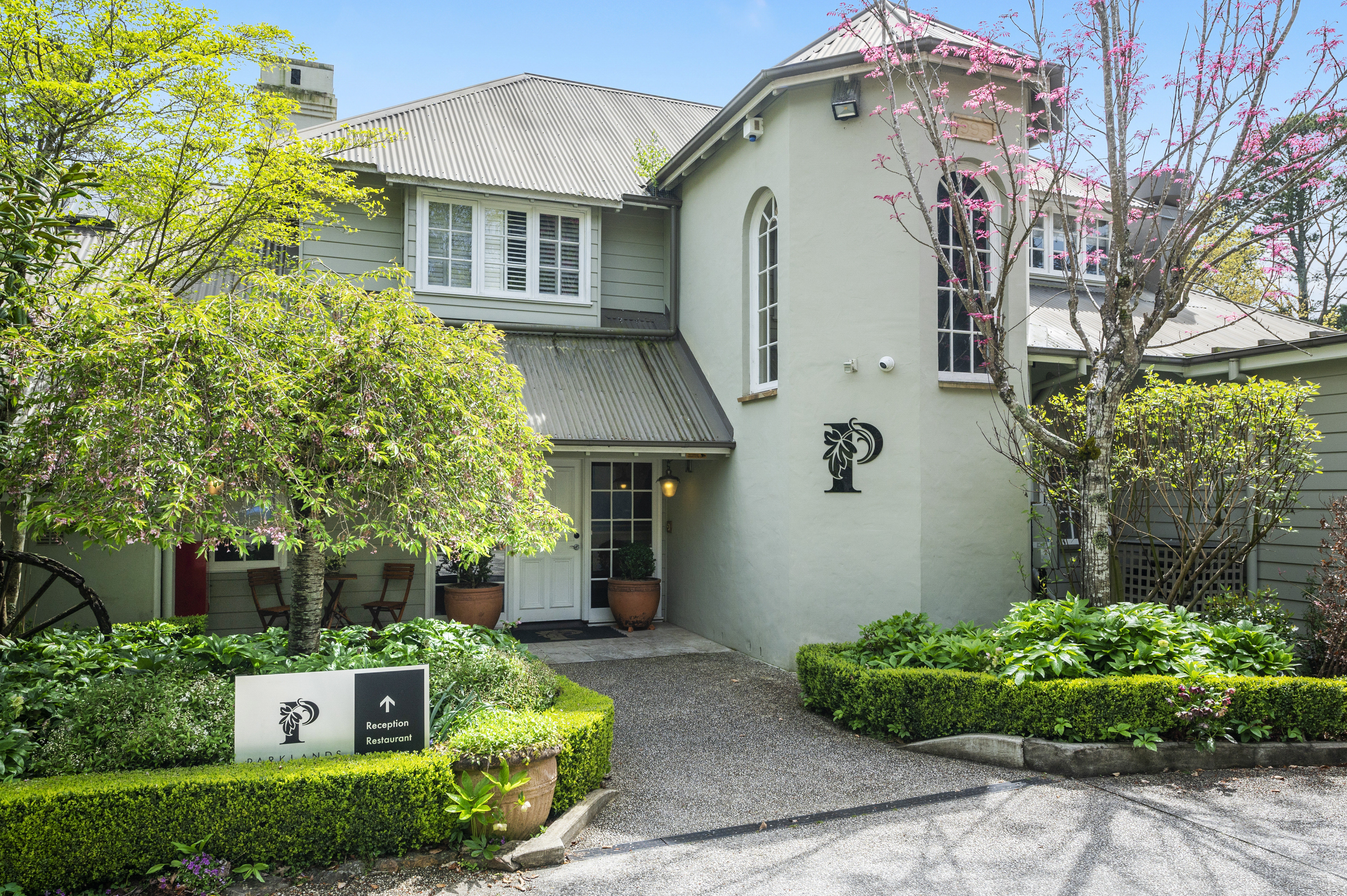 Parklands Country Gardens and Lodges 8/66