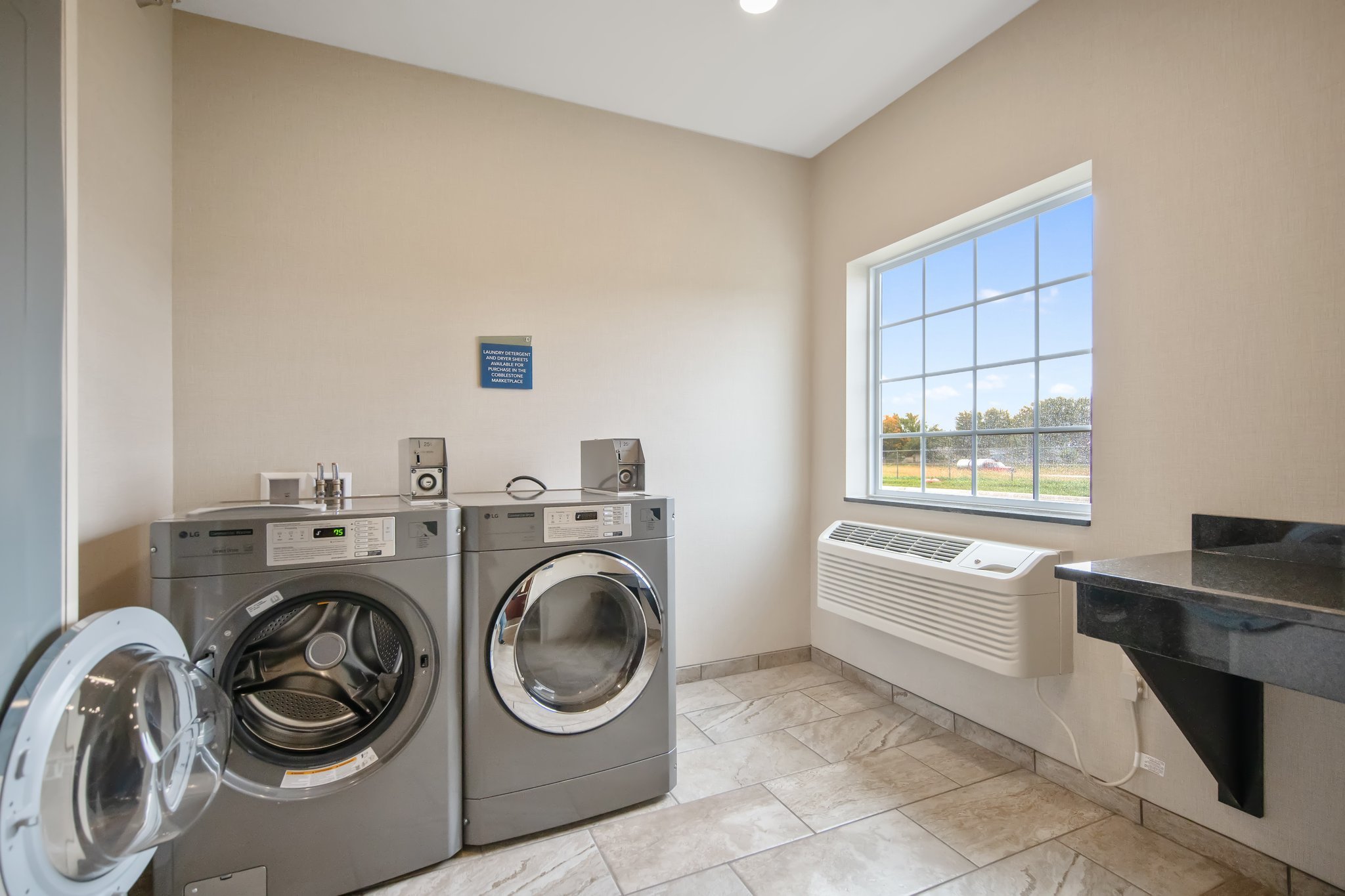 Cobblestone Hotel & Suites - Austin 43/50