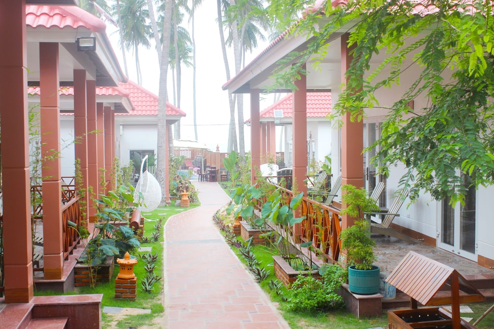 Lotus Garden Resort 3/55