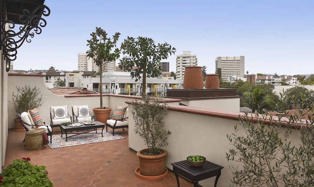 PLAZA LA REINA 3/65