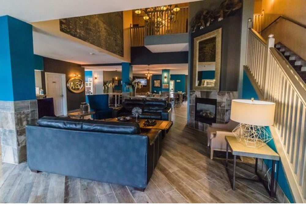 River Hills Hotel 34/66