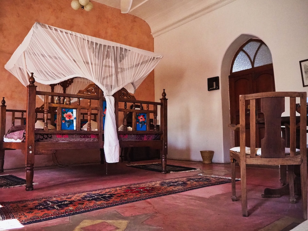 Zanzibar Coffee House 12/50