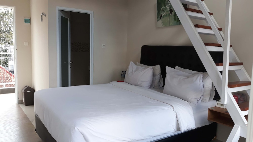 Amaryllis Hotels 10/15
