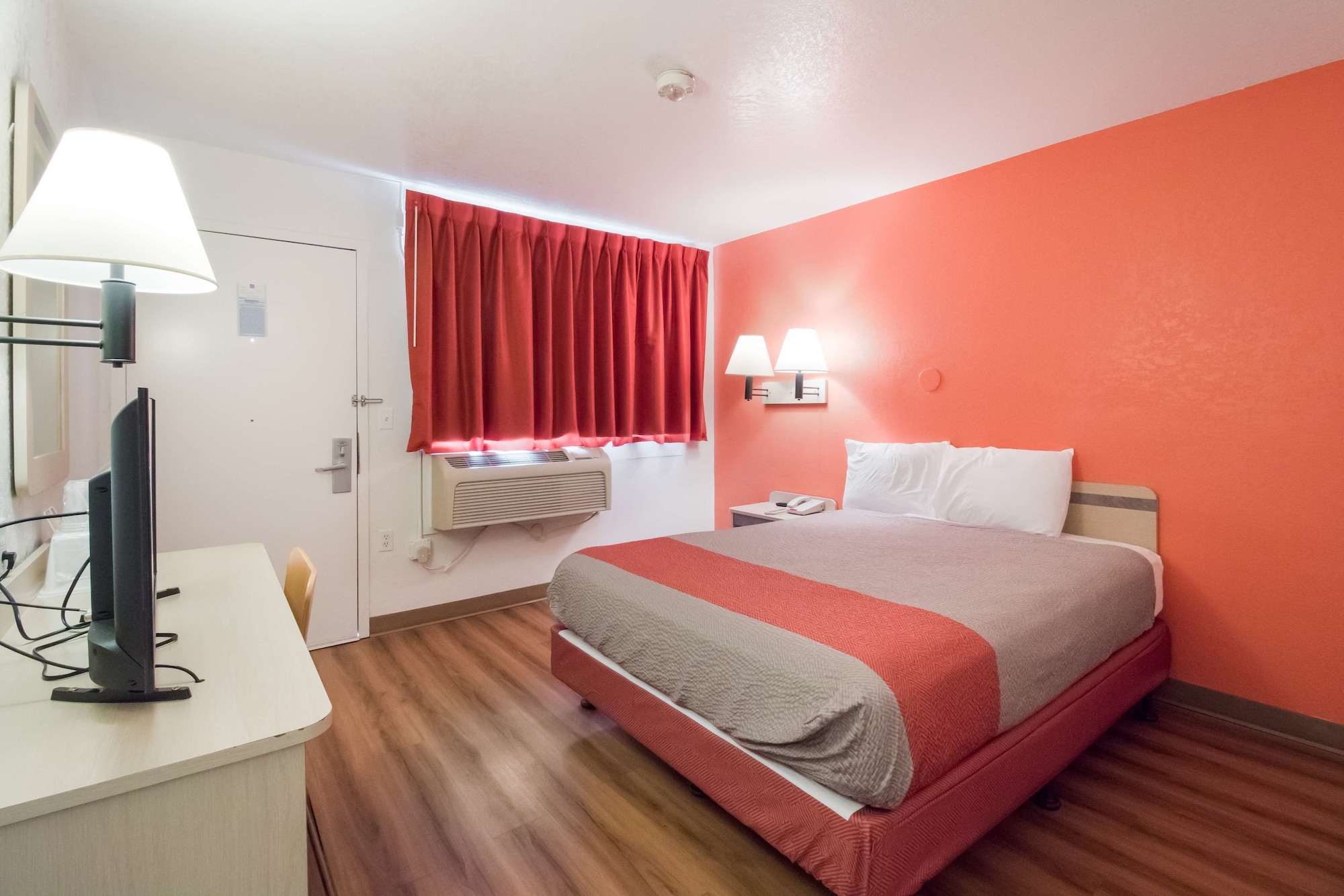 غرفة قياسية بسرير كوين لذوي الإعاقة، Motel6 Moses Lake, WA 4/7