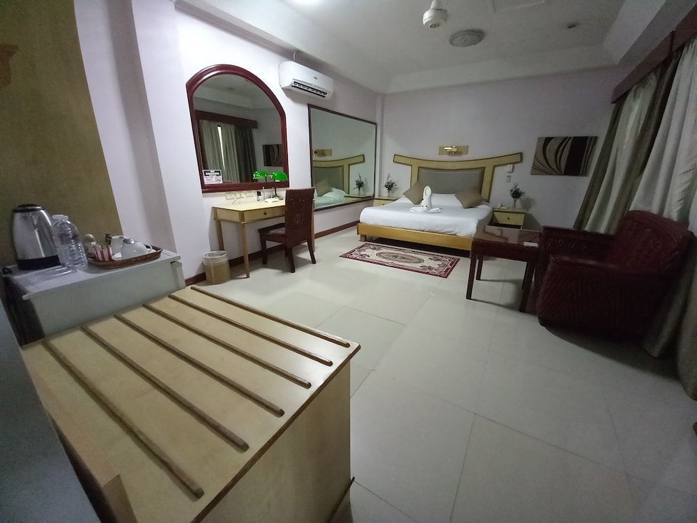 Wild Orchid Resort 59/83