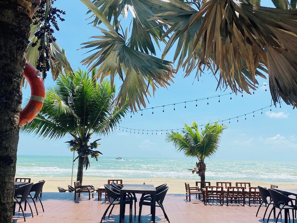 Alongkot Beach Resort Khanom 21/30