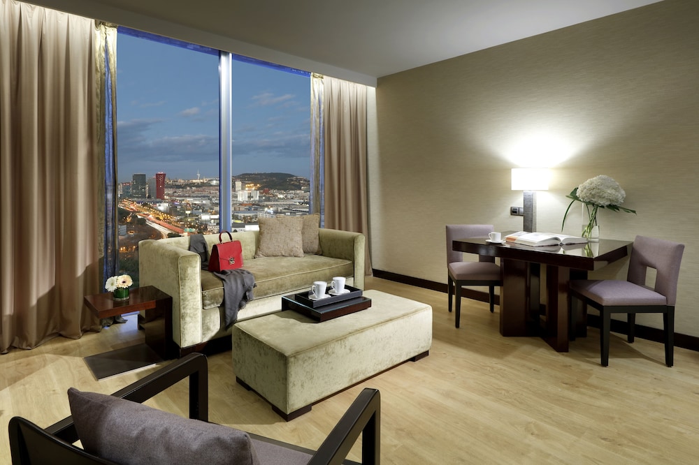 Hyatt Regency Barcelona Tower 46/82