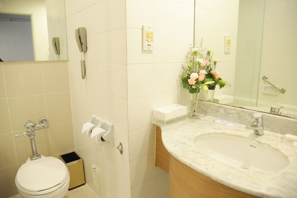 Royal Princess Larn Luang Bangkok Hotel 69/69