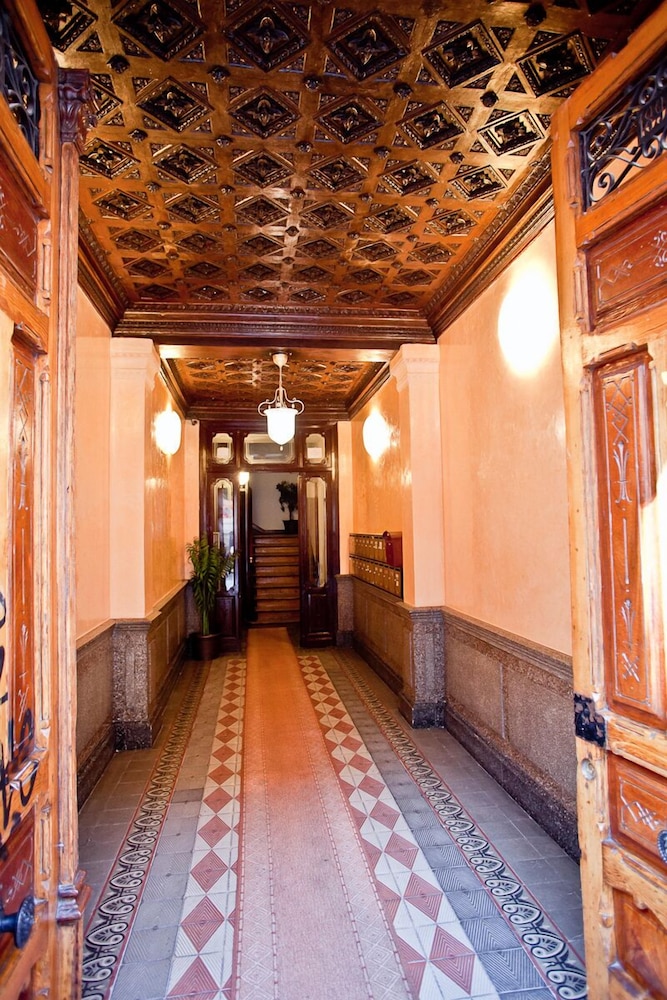 Hostal Victoriano 79/90