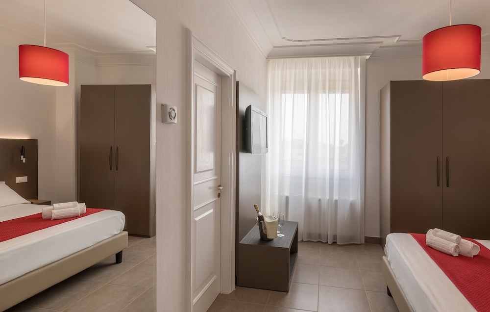 SUPERIOR, DOUBLE OR TWIN BED
