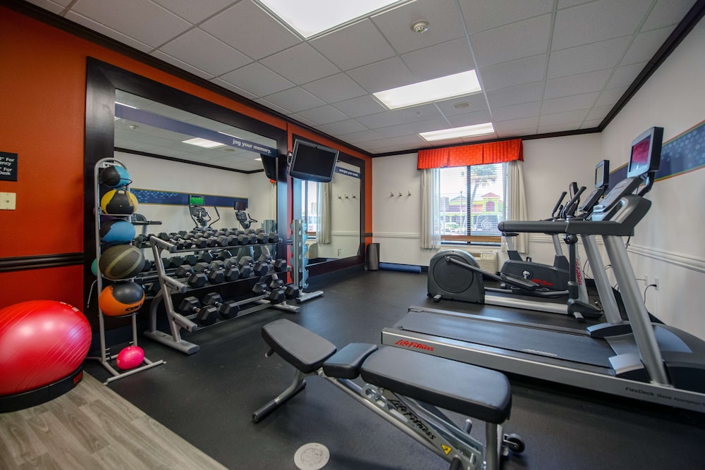 Hampton Inn and Suites Port Arthur, TX 27/47