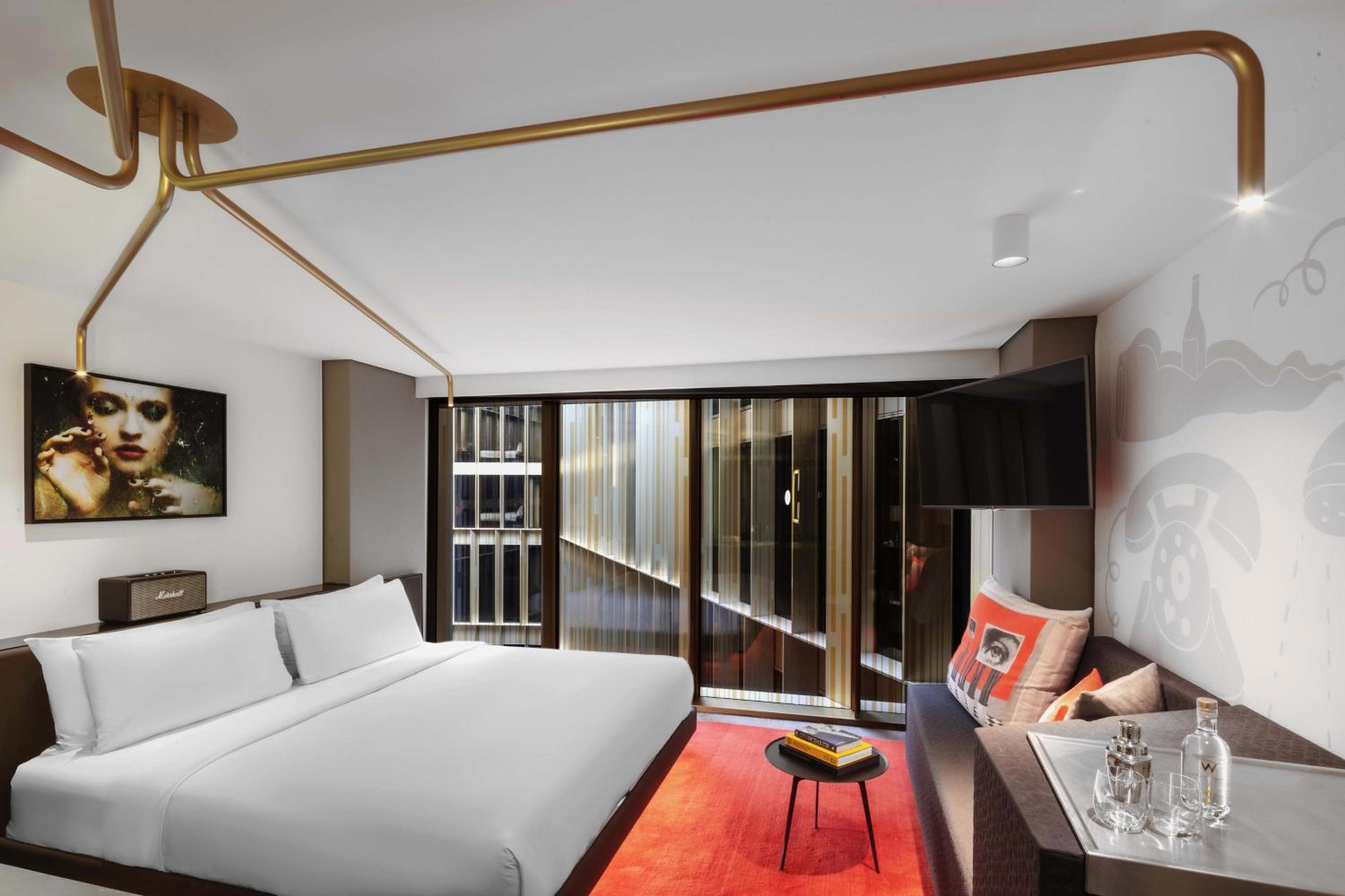 Cozy, Exchange, Guest Room, King Bed, Atrium View