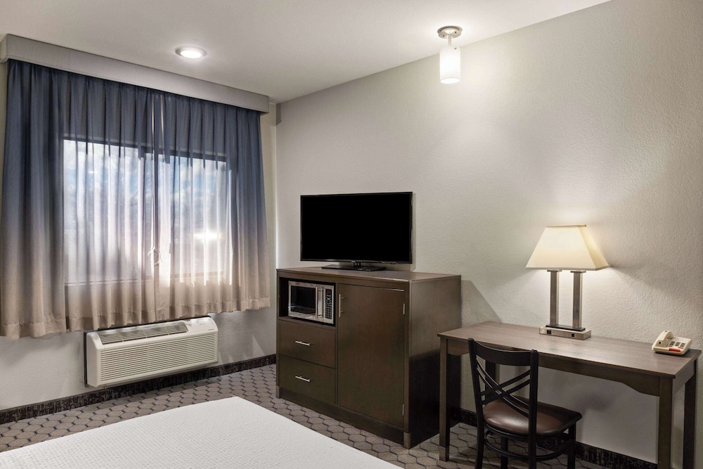 Baymont by Wyndham Moses Lake 39/48