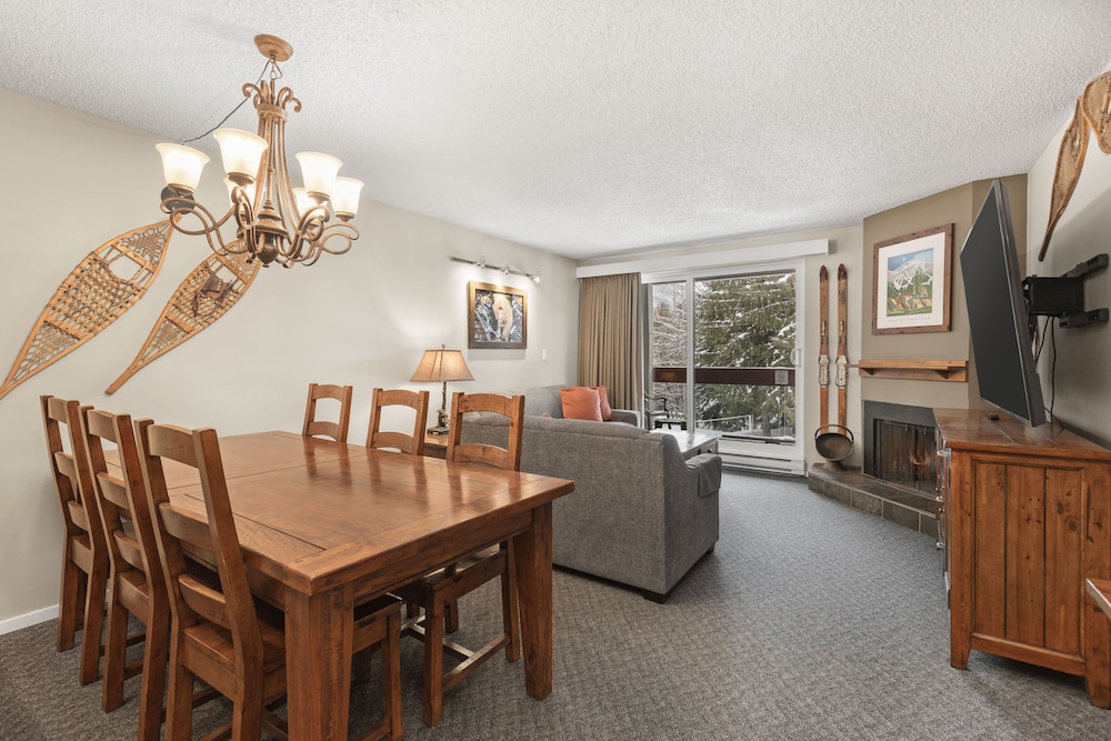 Tantalus Resort Lodge 44/55