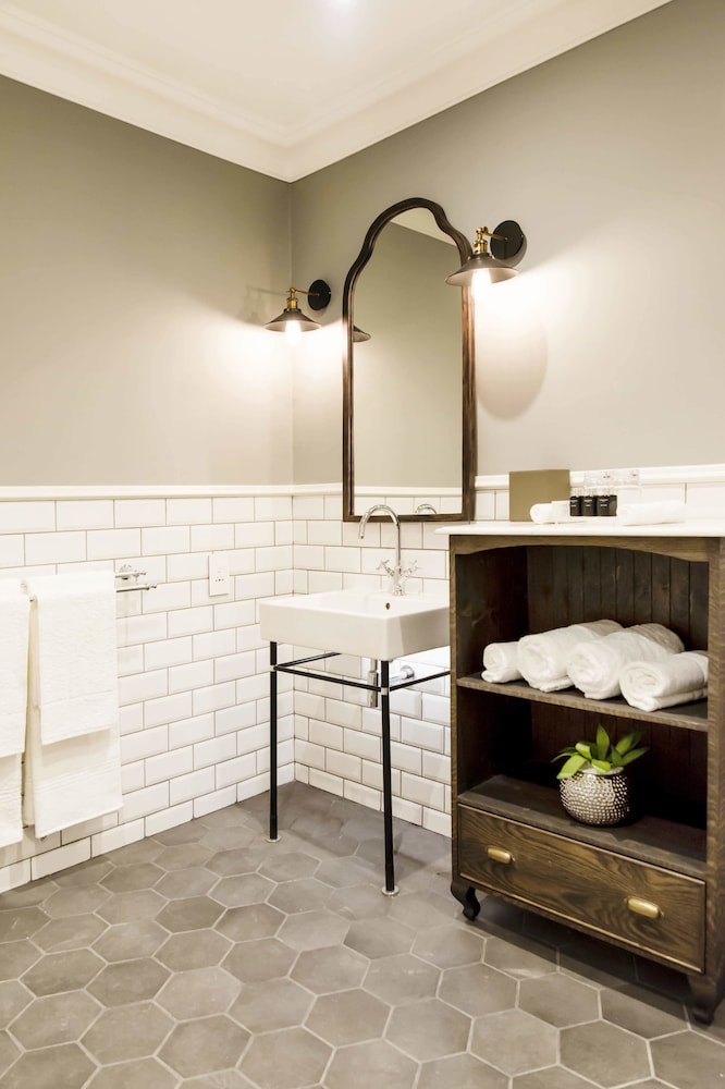 Courtyard, Deluxe, High Floor، The Weinberg Windhoek 3/4