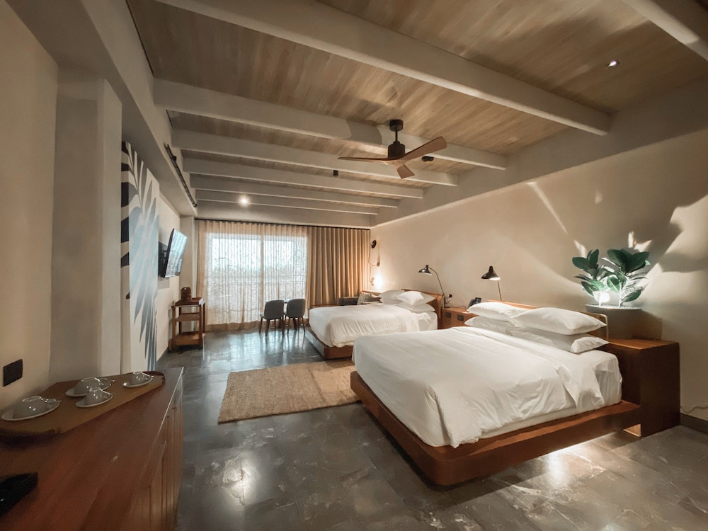 INSPIRA, SUITE, 2 DOUBLE BEDS, CORNER