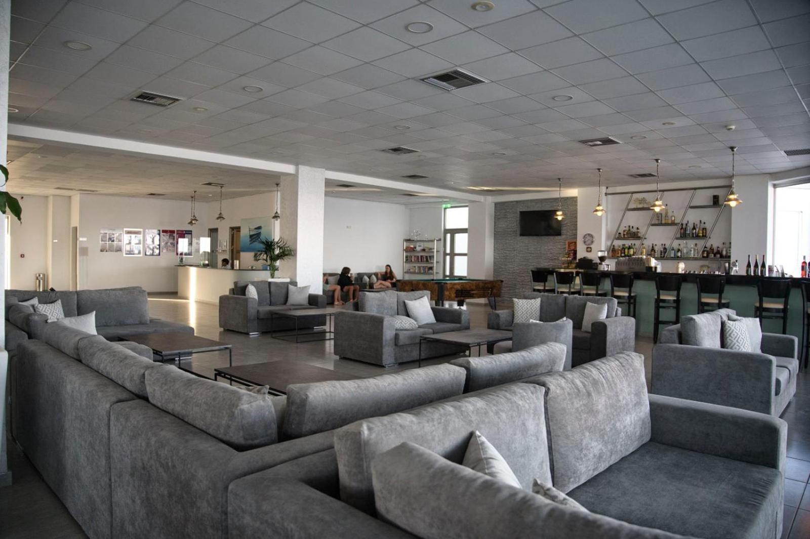 Royal Bay Suites 42/63