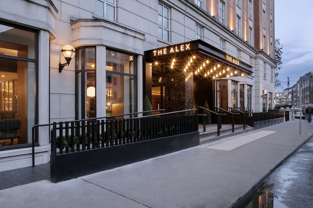 The Alex 28/58