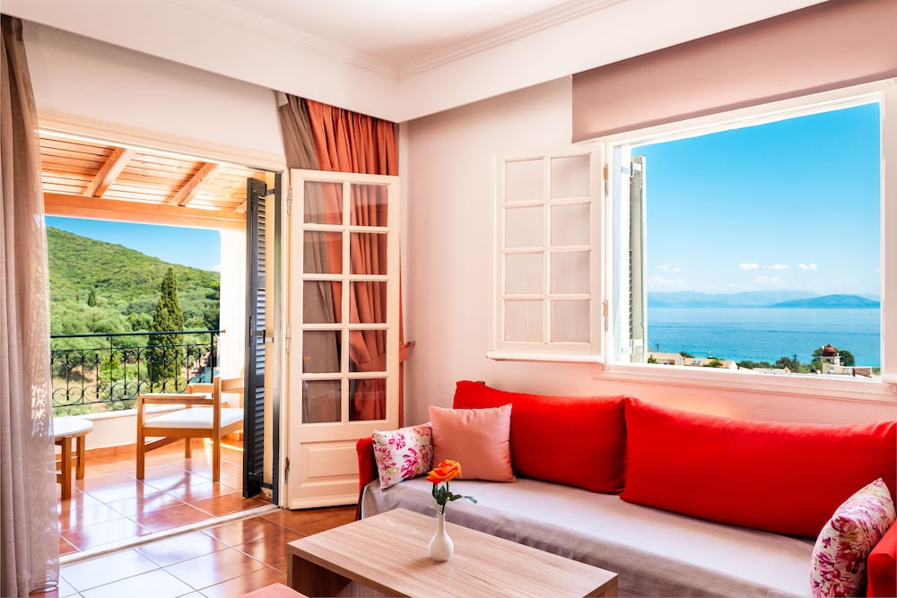 Pelagos Hotel 25/40