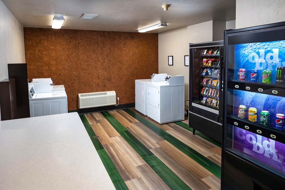 Extended Stay Airport 4/50