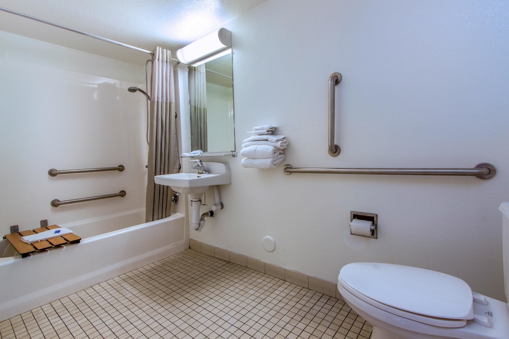 Motel6 Phoenix, AZ - Airport - 24th Street 17/39