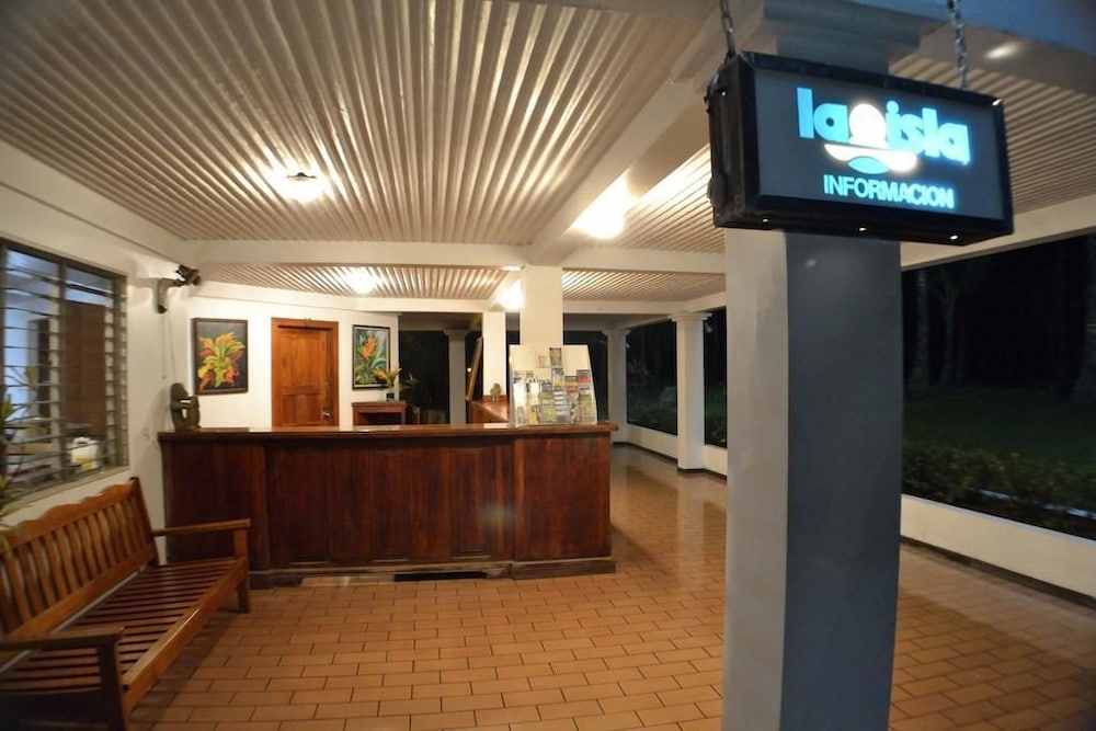 La Isla Hotel 4/35