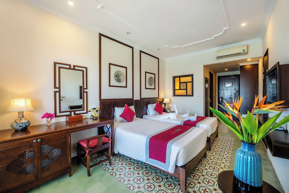Lantana Riverside Hoi An Boutique Hotel Spa 24/60