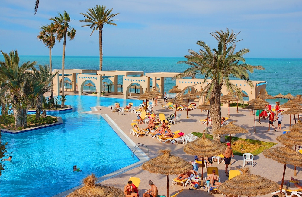 ZITA BEACH RESORT 37/50