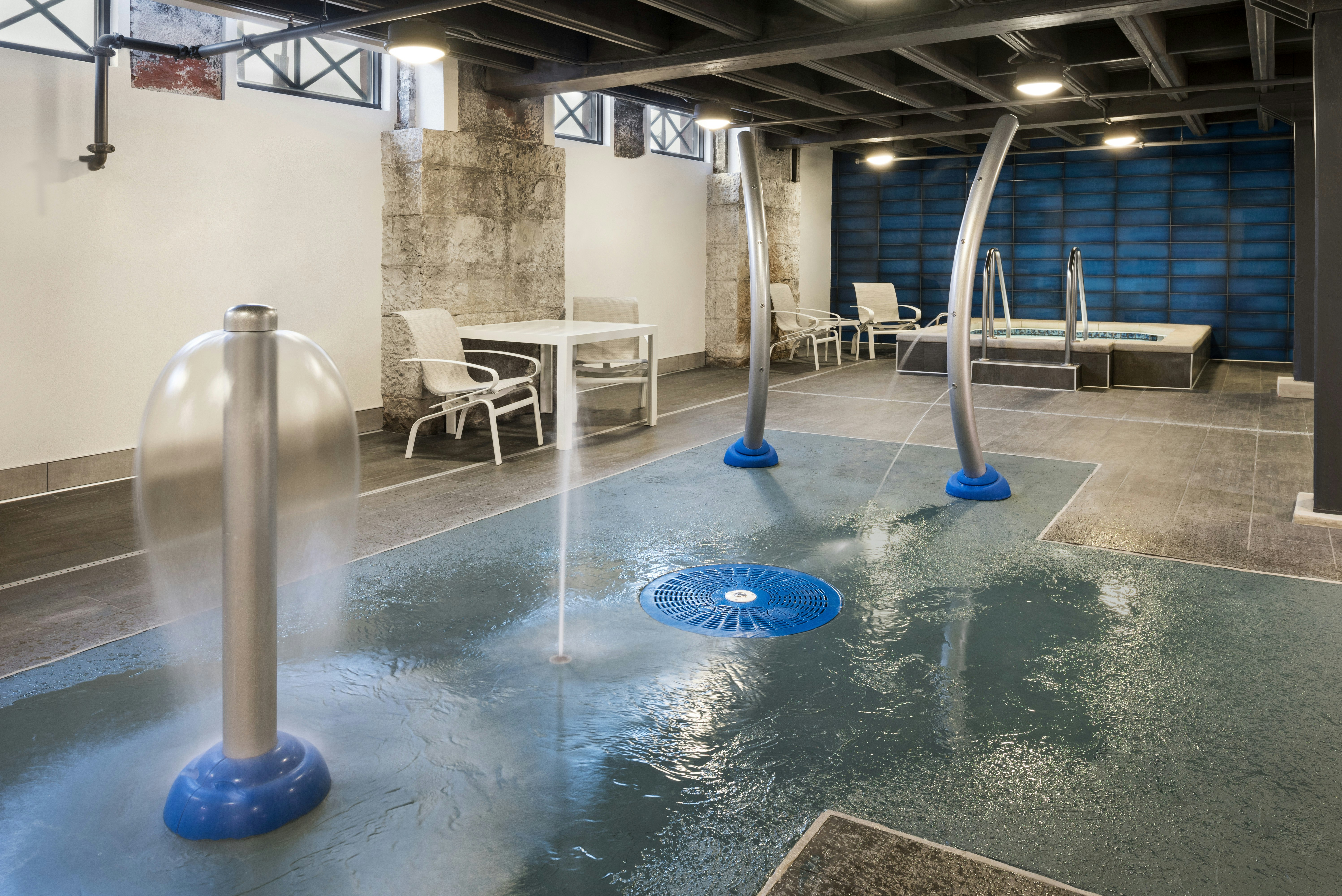 Homewood Suites By Hilton Milwaukee-Downtown 12/25