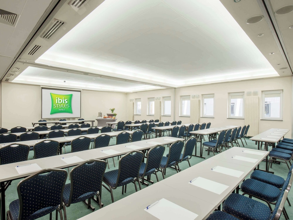 ibis Styles Warszawa West 61/71