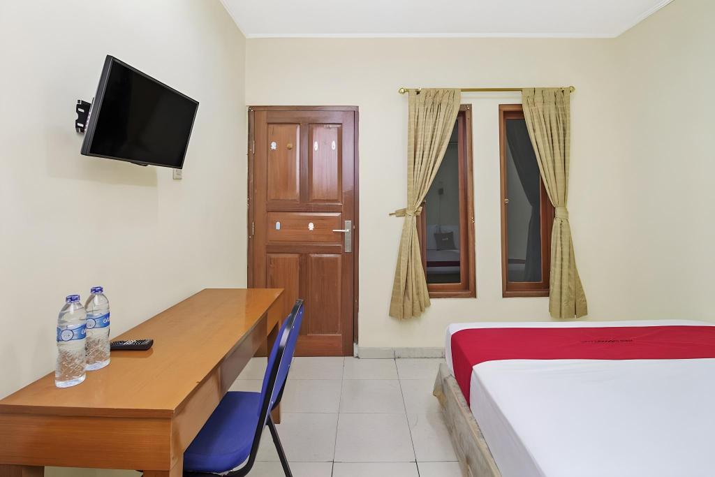 Reddoorz Plus Near Ciputra World Kuningan 2 24/50