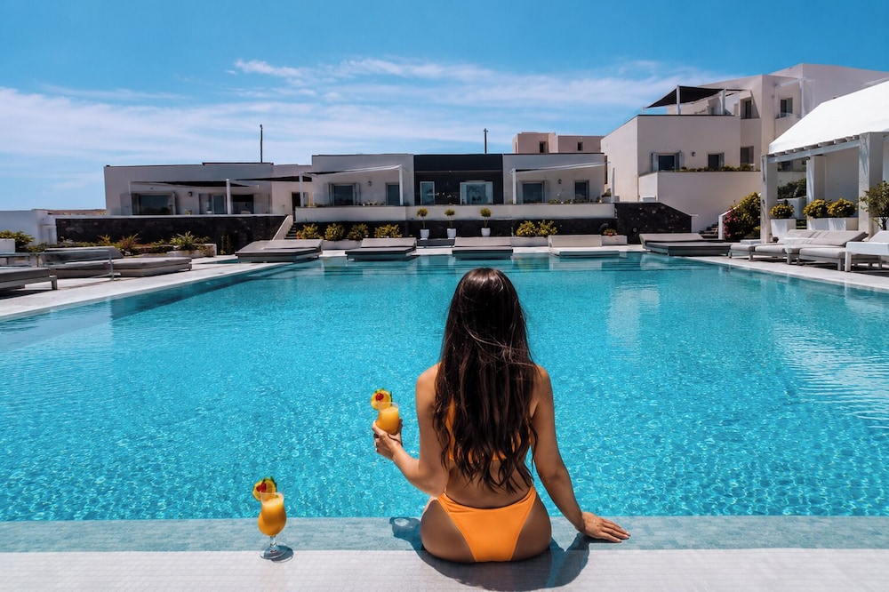 Myst Boutique Hotel Santorini 69/77