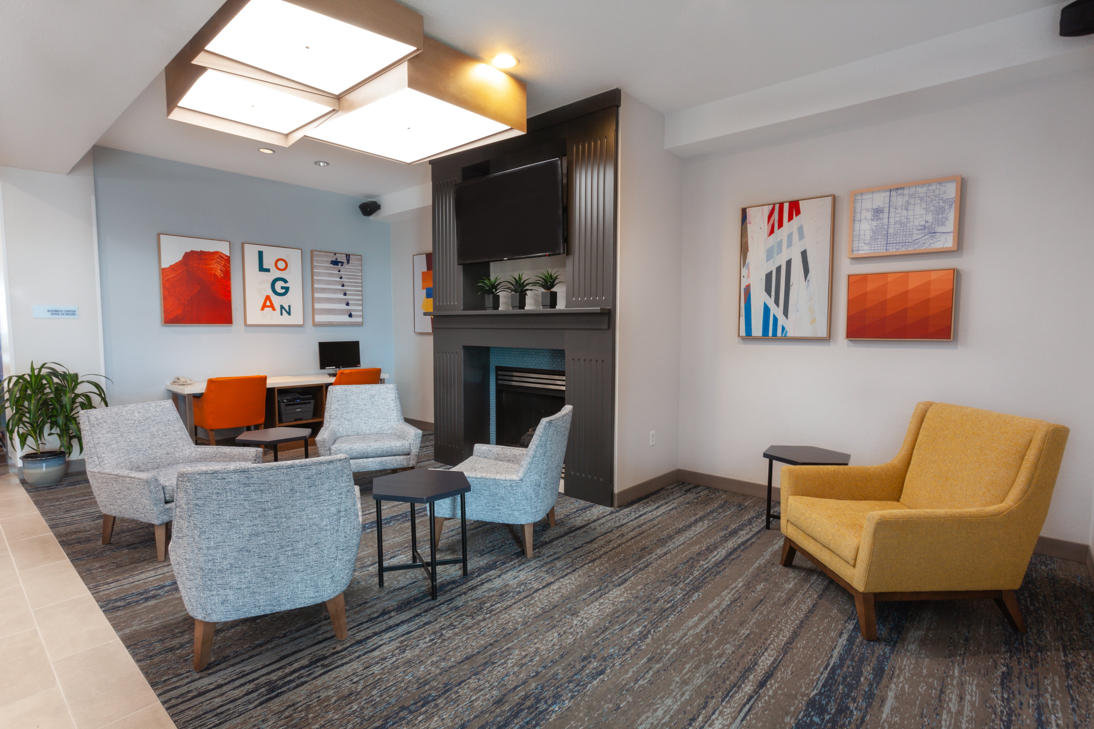 Holiday Inn Express Hotel Suites Logan 56/79