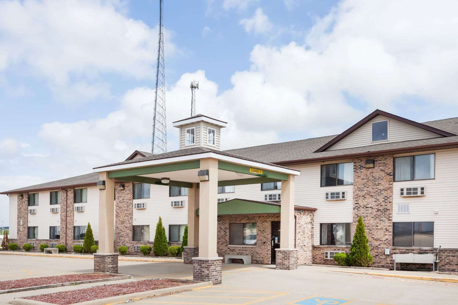 Super 8 by Wyndham McLean/Bloomington SW 1/7