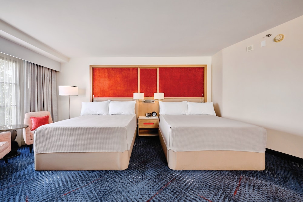 Deluxe, 2 Queen Beds
