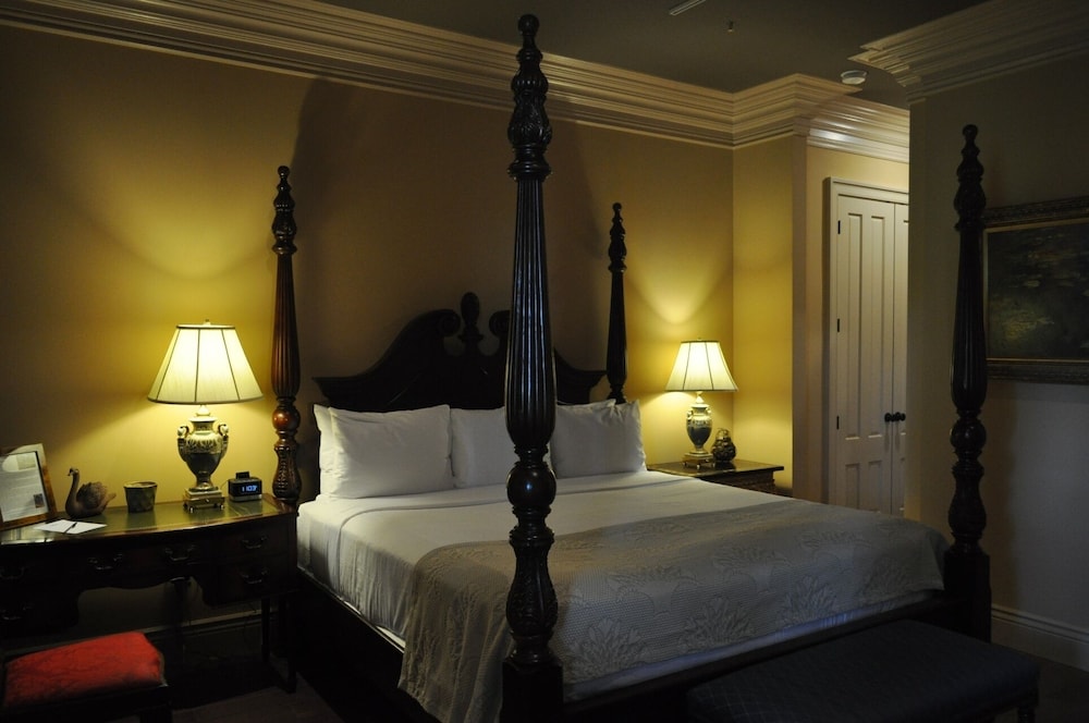 The Inn At Houmas House 12/32