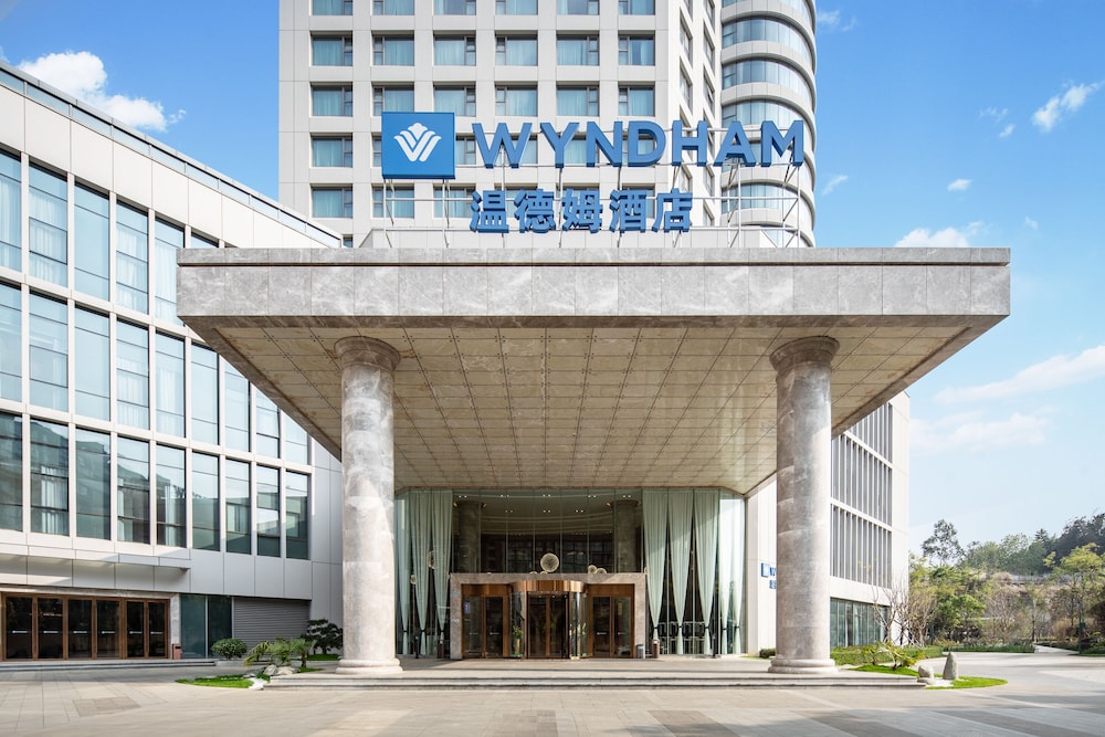 Wyndham Kunming Panlong 3/47