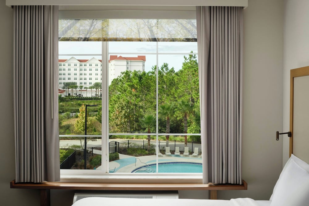 Fairfield Inn & Suites by Marriott Orlando at Flamingo Crossings Town Center 16/41