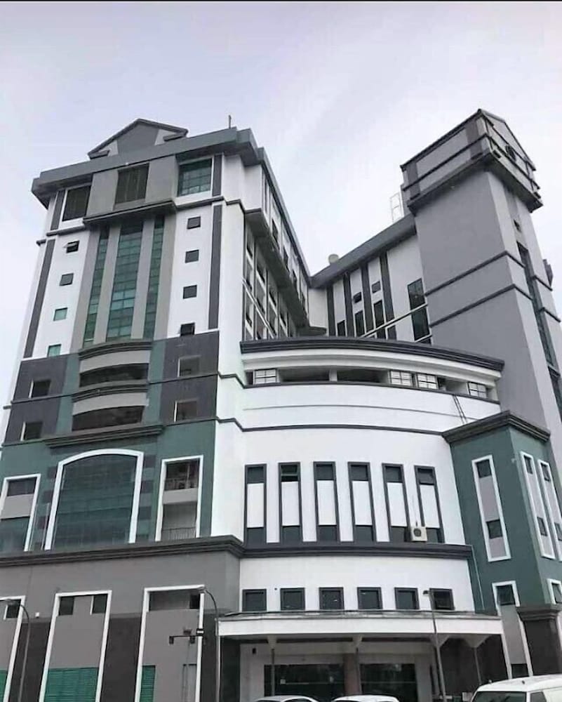 The Lanes Hotel 2/54