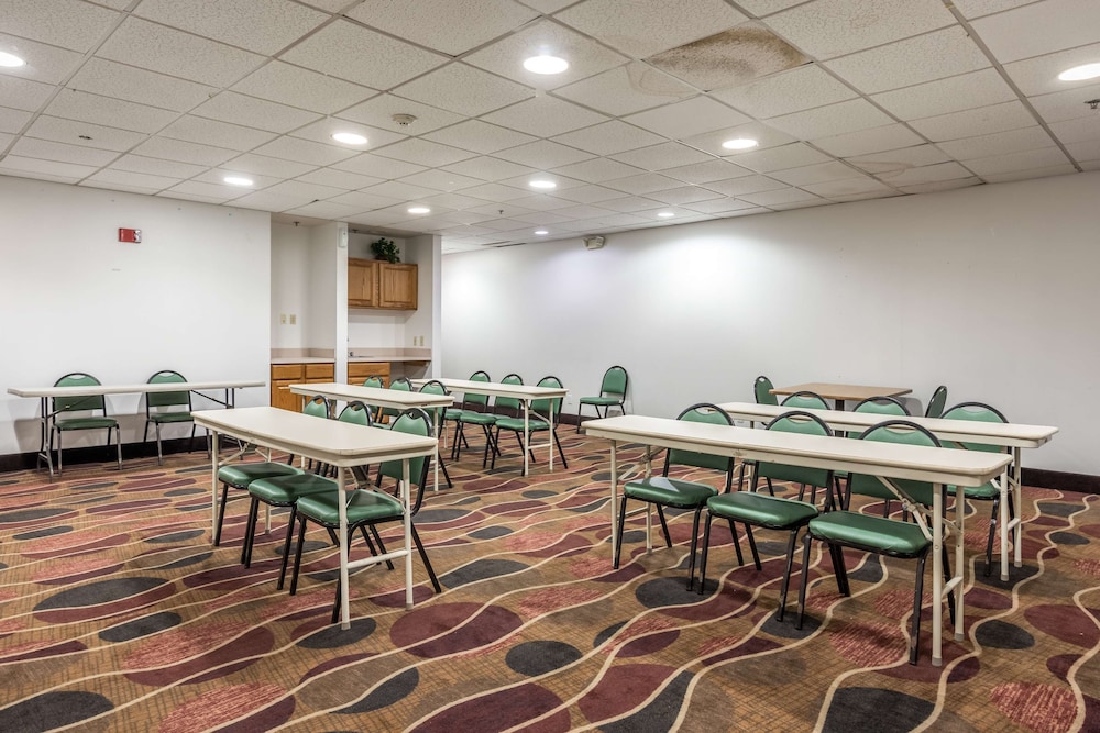Motel6 Pine Bluff, AR 34/50