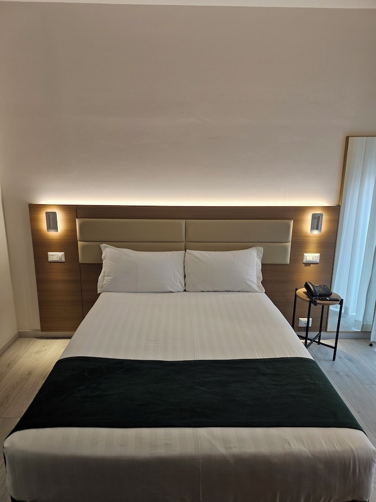 Massimi City Garden Hotel 23/58