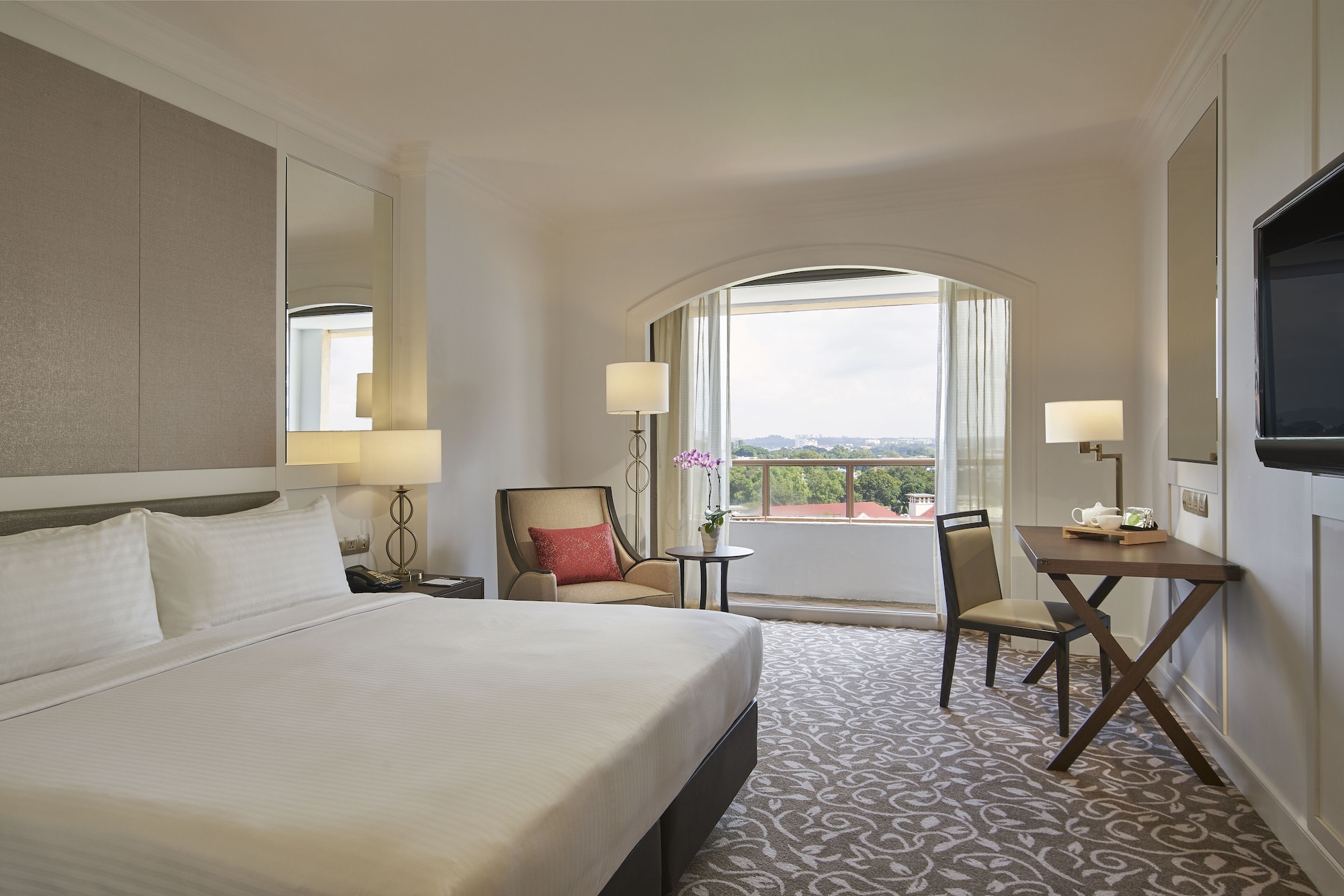 PLUS, DELUXE, DOUBLE BED