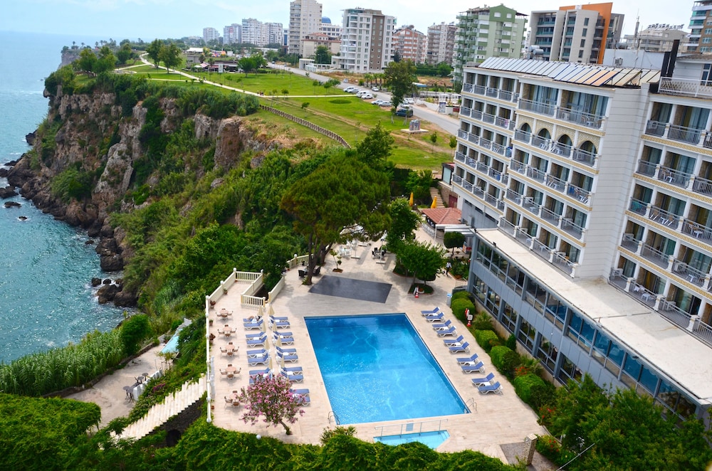 Lara Hotel 8/61