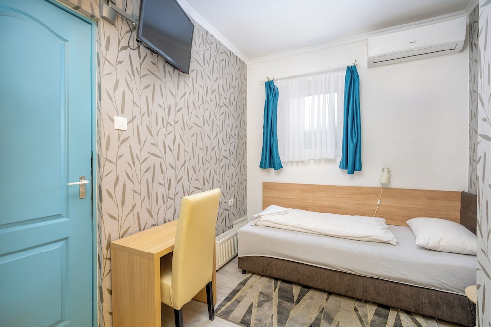 Absolut City Hostel Budapest 49/50