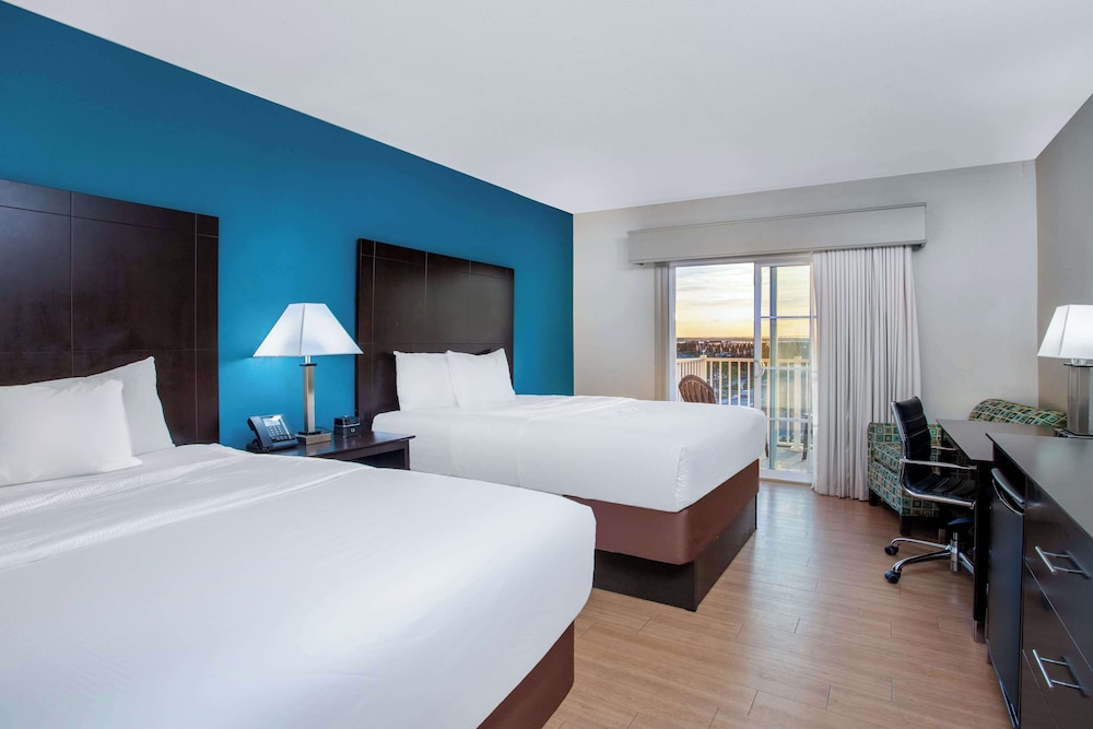 Room, 2 Queen Beds, Sunset View